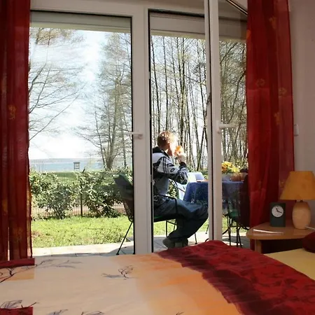 Dream Bungalow On Grimmitzsee With Lake View Hébergement de vacances
